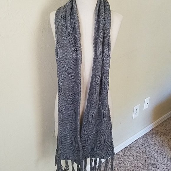 Cozy Chunky Knit Scarf - Picture 3 of 6